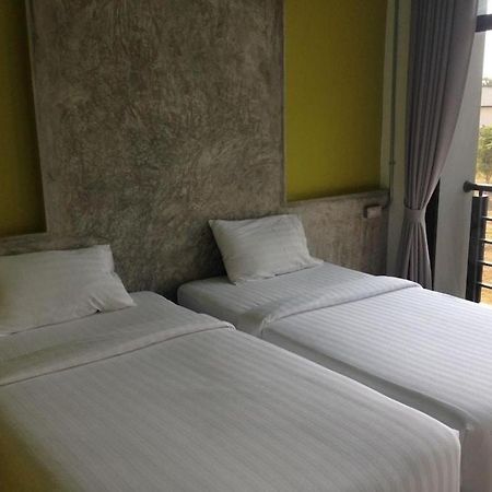Pornsiri Hotel Sisaket Luaran gambar