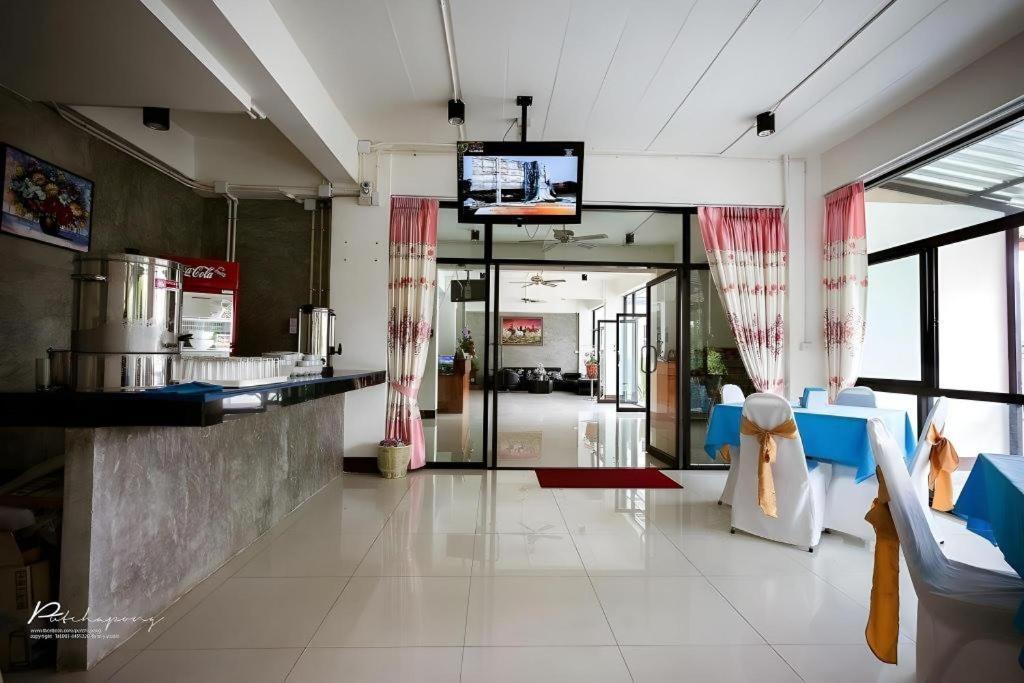 Pornsiri Hotel Sisaket Luaran gambar