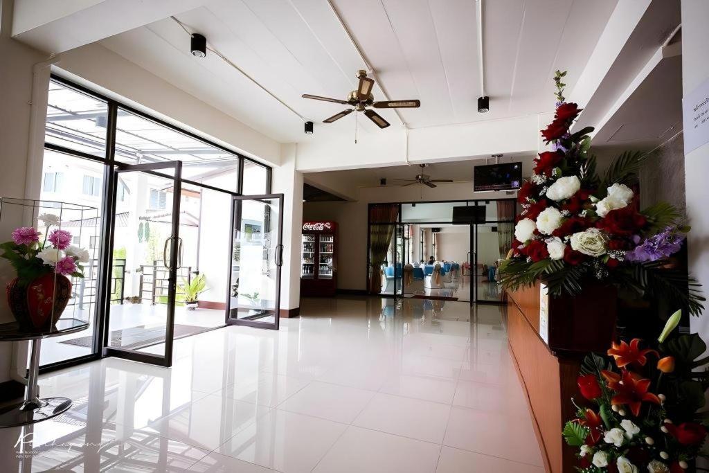 Pornsiri Hotel Sisaket Luaran gambar