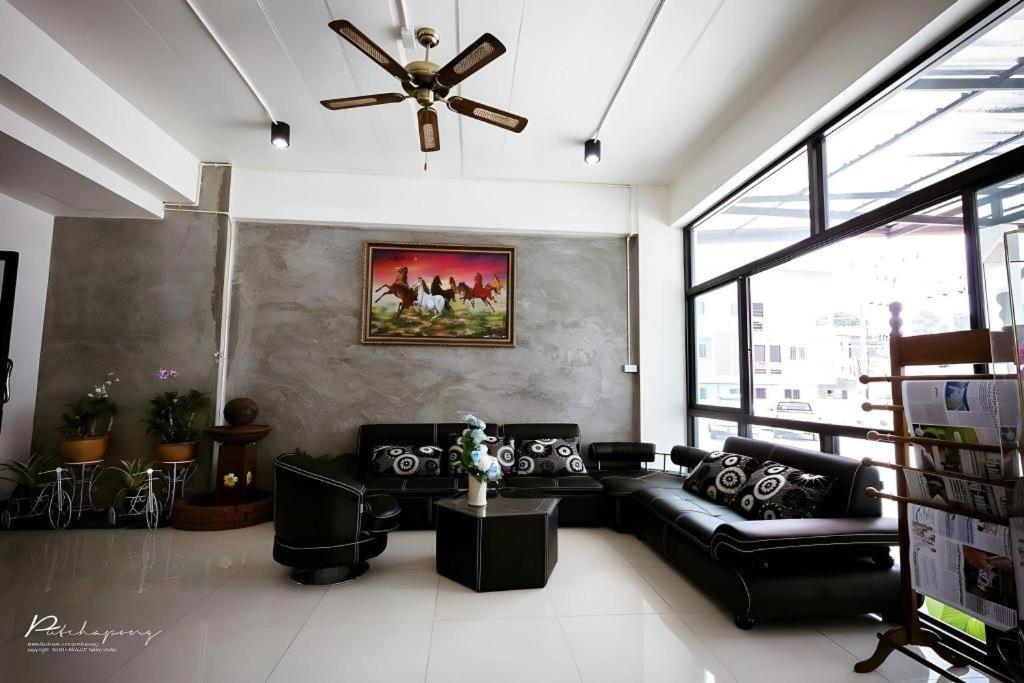Pornsiri Hotel Sisaket Luaran gambar