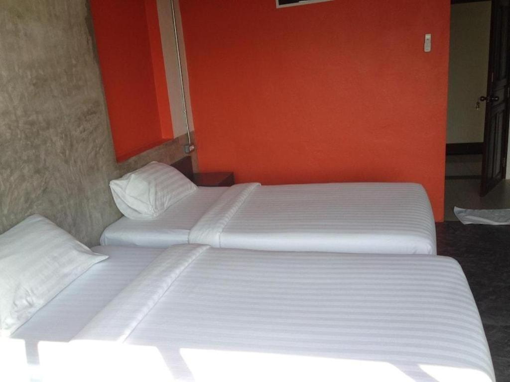 Pornsiri Hotel Sisaket Luaran gambar